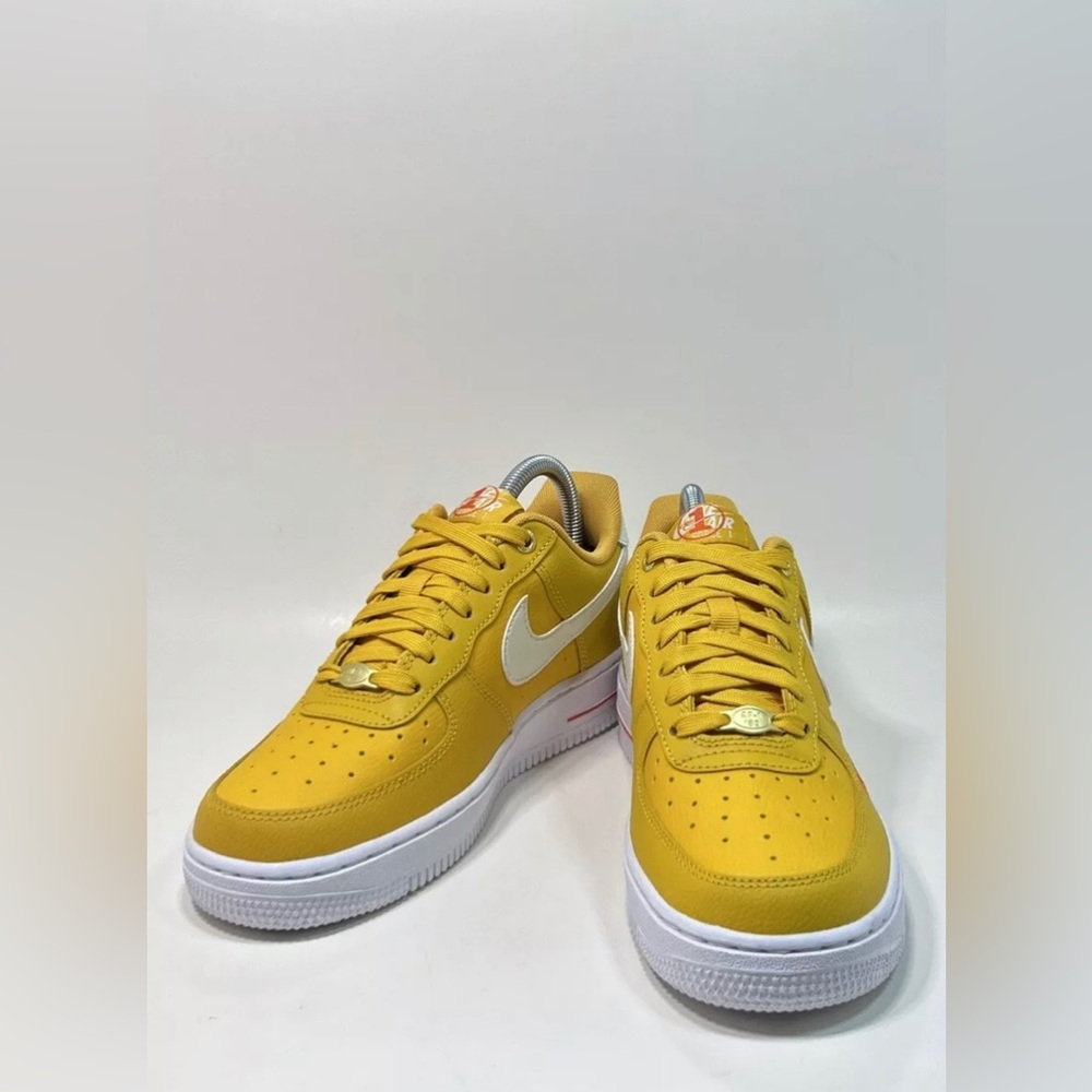 Size 7 - Women’s Nike Air Force 1 ‘07 SE 40th Anniversary DQ7582-100 Men’s 5.5